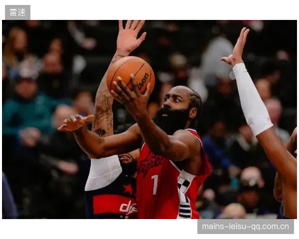 NBA赛场上的“神射手”传奇：塔图姆·哈登如何在关键时刻定义球队胜负